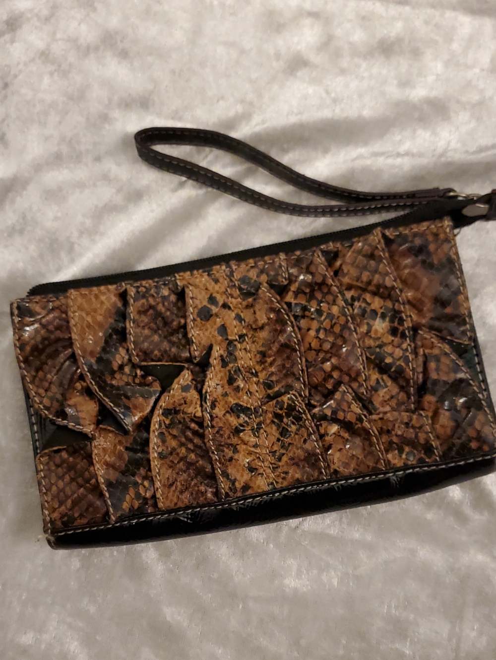 Vintage Nine & Co By 9 West Black Brown Ruffled Snake Wristlet Clutch Purse